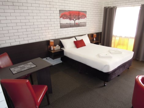 Jackaroo Apartments Hotel