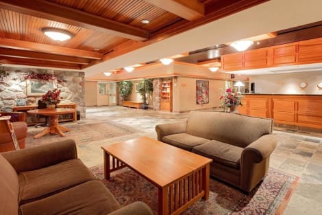 Ramada By Wyndham Pinewood Park Resort North Bay Hotel