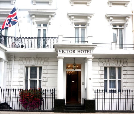 Victor Hotel