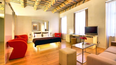 Three Storks Hotel