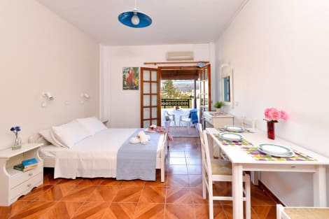 Kostas Apartments Hotel