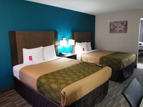 Econo Lodge Hotel