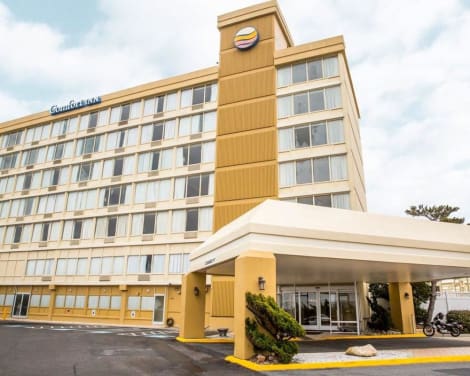 Comfort Inn South Oceanfront Hotel
