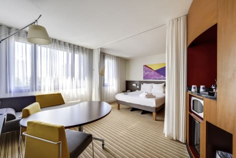 Novotel Suites Paris Nord 18eme Hotel