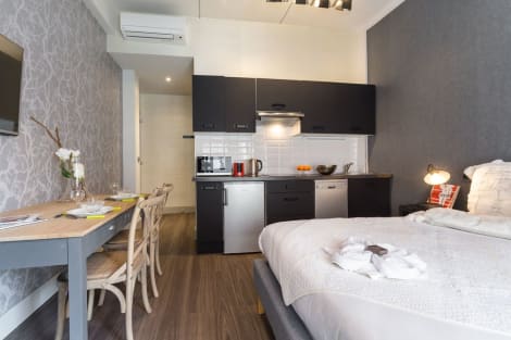 Azur City Home Hotel