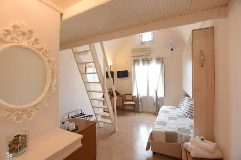 Rodakas Hotel