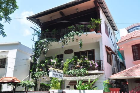 Reds Residency - Homestay Hotel