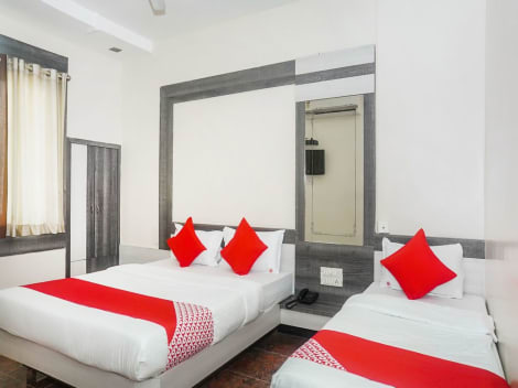 OYO 15223 Hotel Eshosans Palace Hotel