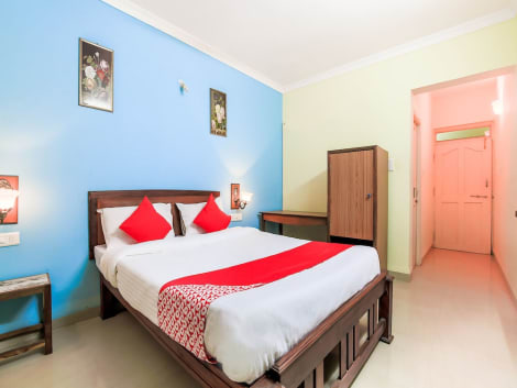 OYO 24800 Alepsd Holiday Home Hotel