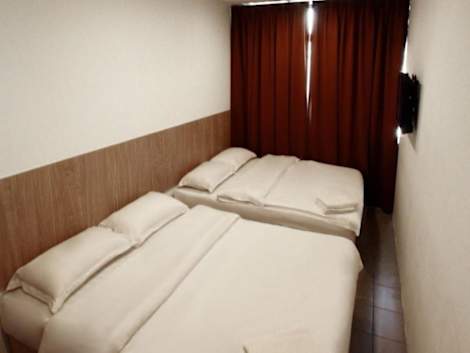 Hotel Place2Stay - Airport
