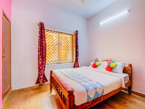 OYO 22812 Home Cozy Studio Dechur Hotel
