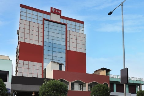 OYO 18251 Flagship Sasi Paradise Hotel