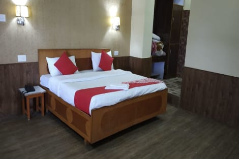 OYO 22753 R Maiden Hotel