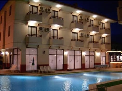 Kanarya Hotel