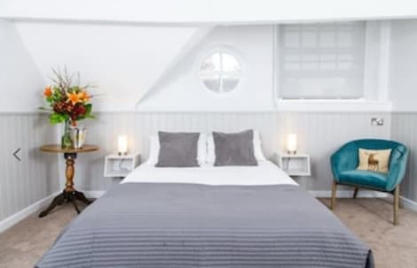 The Townhouse Sutton Hotel