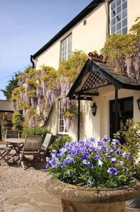 Kilbury Manor B&B Hotel