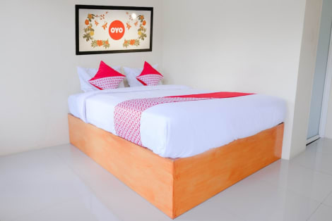 OYO 668 Lovina Inn Hotel