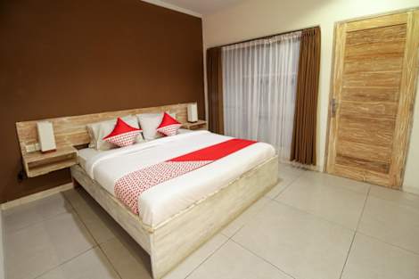 Hotel OYO 817 Mesari Beach Inn