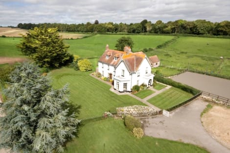 Lower Bryanston Farm Hotel