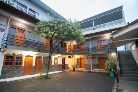 RedDoorz @ Pandanrejo Batu Hotel