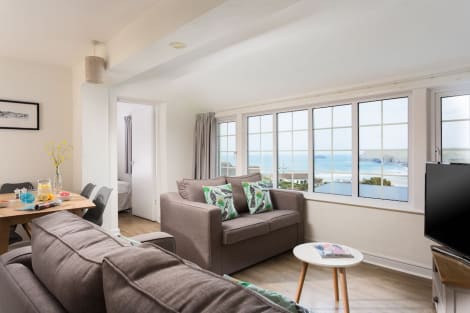 Oystercatcher Apartments Hotel