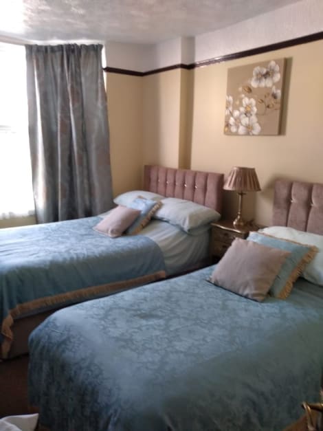 Marllew Guest House Hotel