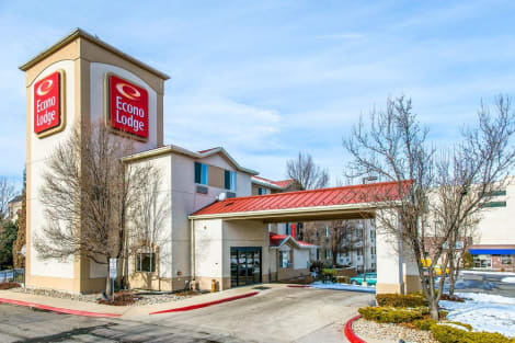 Surestay Plus Hotel By Best Western Thornton Denve Hotel