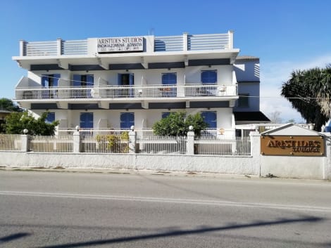 Aristides Studios Hotel