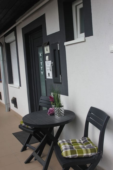 Kitty Downtown Apartman Hotel