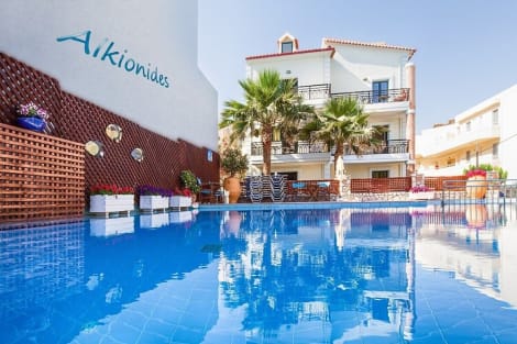 Alkionides Seaside Apartments Hotel