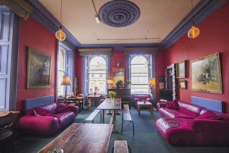 Hotel Willy Wallace Hostel