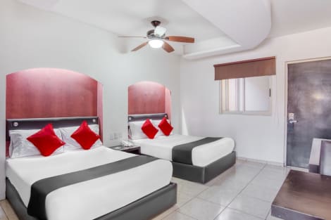 Hotel Capital O Maioris