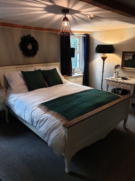 The Horse Inn Hurst Hotel