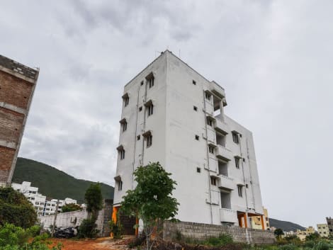 SPOT ON 44158 Madarasu Smart Homes Hotel