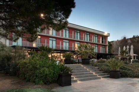 AC Hotel by Marriott Gava Mar Airport Hotel