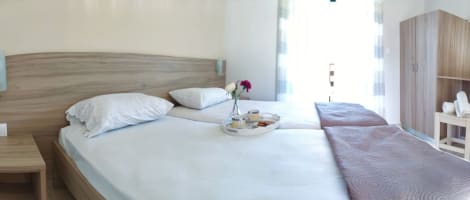 Ever Green Hotel