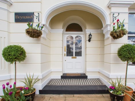James Place @ Brynawel Hotel