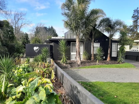 A bit of New York in Whanganui HOME STAY Hotel