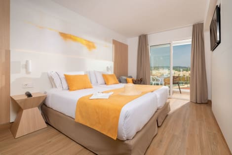 L'Azure Hotel