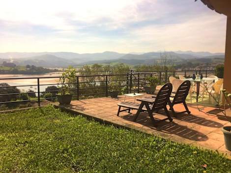 Hotel House With 3 Bedrooms in San Vicente de la Barquera, With Wonderful sea View and Enclosed Garden