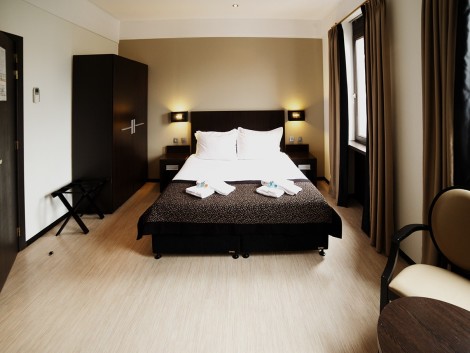 Floris Ustel Midi Hotel