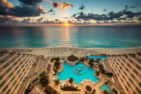 Me Cancun - Complete Me All-inclusive Hotel