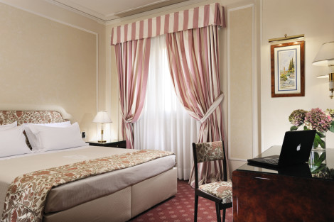 Hotel De La Ville Hotel
