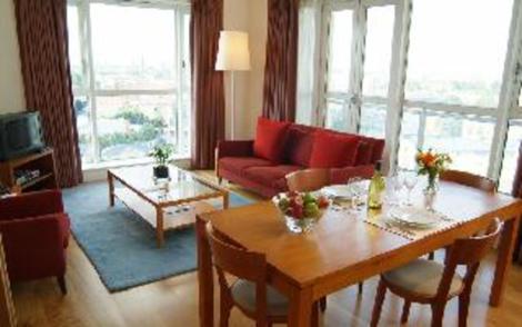 Circus Apartments By Bridgestreet Apartaments
