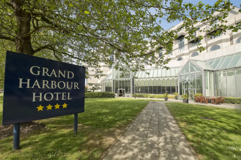 Grand Harbour Hotel