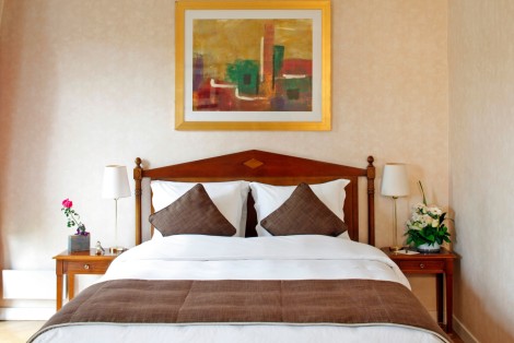 Warwick Reine Astrid Apartahotel