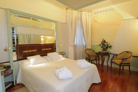 Hotel Antares Rubens