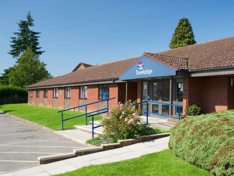 Travelodge Alton Four Marks Hotel