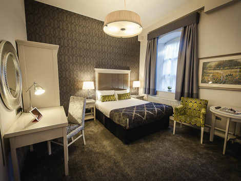 Isaacs Hotel