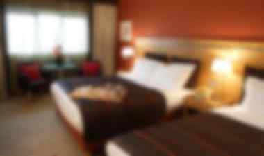Hotel Fantastico Hotel Justo Al Lado De La M4 !!!